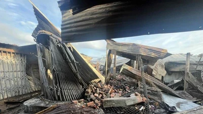 Cháy lớn lúc nửa đêm tại chợ Bình Dương, 86 ki-ốt hư hại