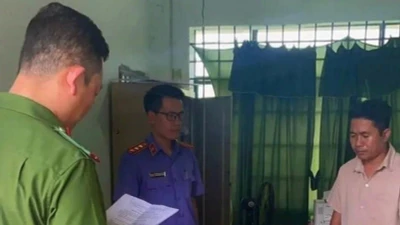 Bắt khẩn cấp công chức MTTQ xã Phan Sơn chiếm đoạt 500 triệu đồng