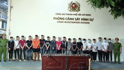 Hỗn chiến trên đường phố TPHCM: 19 đối tượng bị tạm giữ