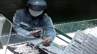 Phát hiện, bắt giữ nghi phạm trộm vàng khi đang lẩn trốn tại khách sạn