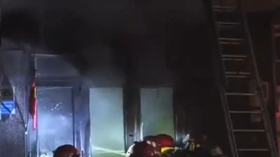 Hỏa hoạn rạng sáng tại TPHCM, lực lượng PCCC kịp thời cứu 4 người mắc kẹt