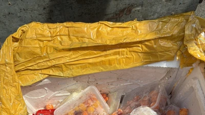 Hơn 30,5 tấn thực phẩm không rõ nguồn gốc bị tạm giữ và tiêu hủy tại TP HCM