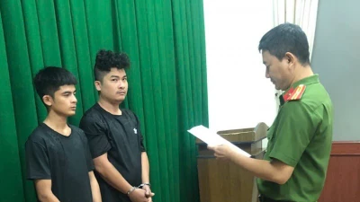 Vĩnh Long: Khởi tố hai đối tượng trong vụ xô xát tại quán karaoke