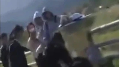 Mâu thuẫn trên mạng xã hội, nữ sinh lớp 10 ở Gia Lai bị đánh hội đồng