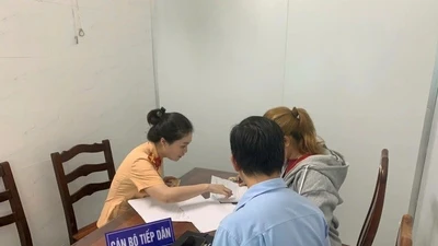 TP HCM: Nữ tài xế vượt đèn đỏ khi còn 10 giây, bị phạt 19 triệu đồng