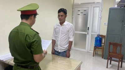 Thu giữ 838kg quặng vàng, khởi tố đối tượng tổ chức khai thác trái phép