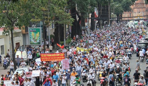 Ước tính, cuộc tuần hành có hơn 5.000 người tham gia.