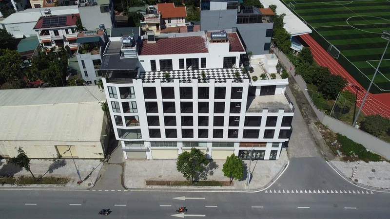 Hà Nội: Công trình “khủng” ngay mặt phố vi phạm trật tự xây dựng