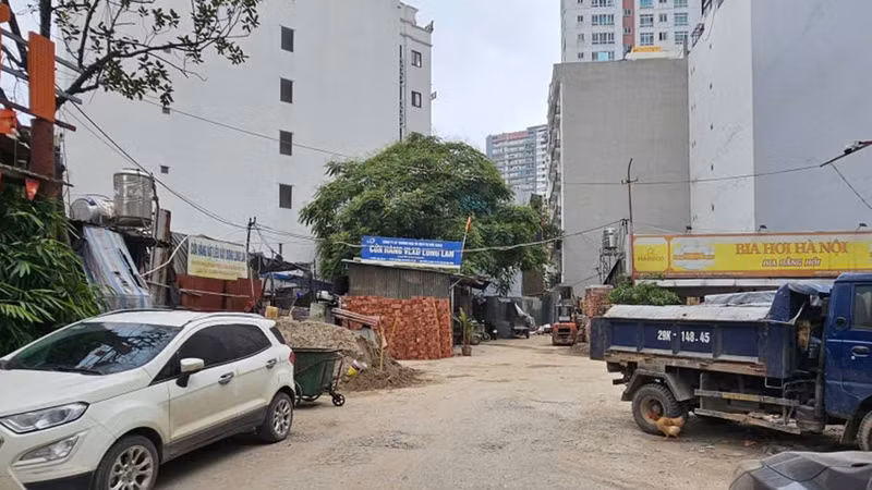 Hà Nội: Bãi vật liệu xây dựng nhếch nhác ở Thanh Xuân