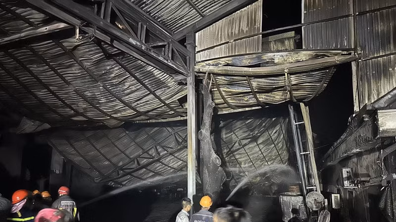 Phú Thọ khống chế dập tắt vụ cháy ở công ty Đông Á