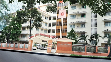 Lộ diện 6 nhà thầu dự gói mua sắm thiết bị tại Bệnh viện Răng Hàm Mặt TP.HCM