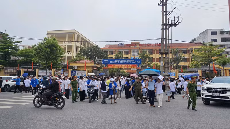 Sĩ tử sau thi tốt nghiệp: Khủng hoảng tâm lý và sức khỏe