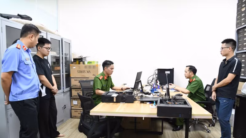 Xử lý hình sự người cài Windows và Office lậu tại Việt Nam