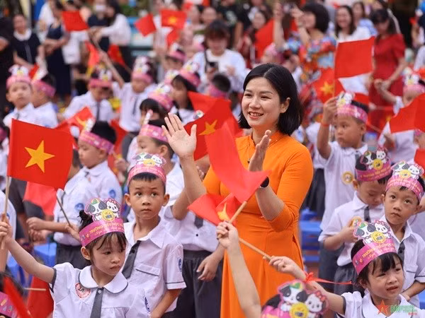 Để xảy ra lạm thu, Hiệu trưởng sẽ phải chịu trách nhiệm