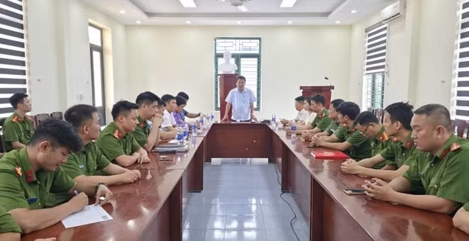 Người đàn ông say rượu chống đối lực lượng công an ở Hải Phòng