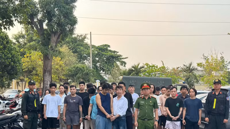 Ca sĩ Long Nhật, Miu Lê…liên quan ma túy: Danh tiếng là trách nhiệm!