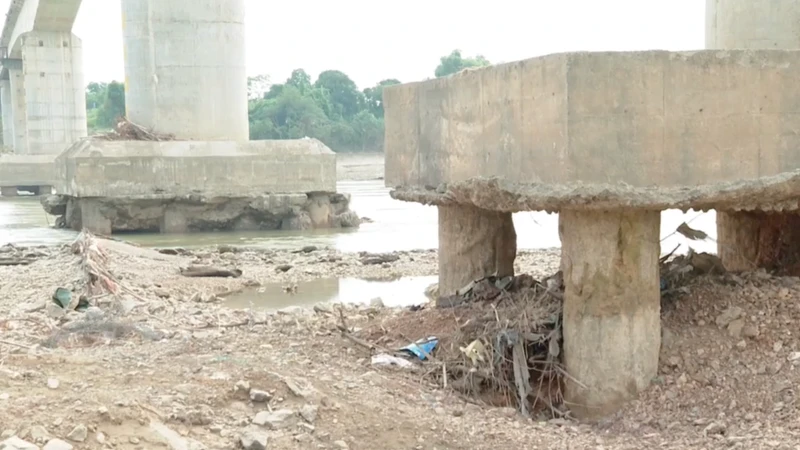 Thủ tướng yêu cầu khẩn trương kết luận giám định hư hỏng cầu sông Lô