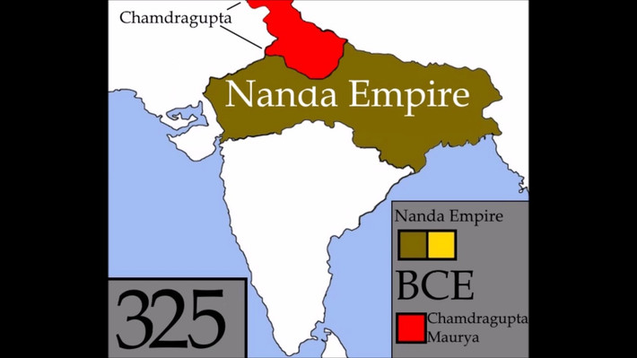 Ngược dòng lịch sử, trước khi Chandragupta Maurya lên nắm quyền, miền Tây Bắc Ấn Độ nằm dưới sự thống trị của người Hy Lạp trong khi vương triều Nanda hùng cứ ở đồng bằng sông Ấn-Hằng.