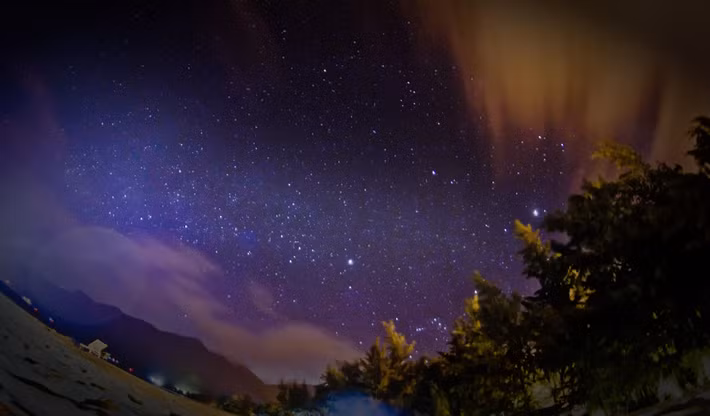 Bầu trời sao huyền ảo của Côn Đảo. Ảnh: Michael Dorfmann / 500px.com.