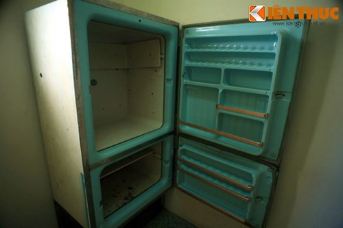 Đến năm 1975, trong cuộc tháo chạy của chế độ cũ, rất nhiều tài sản có giá trị của biệt điện, gồm các đồ dùng của gia đình Trần Lệ Xuân cũng như các cổ vật của bảo tàng sắc tộc Tây Nguyên đã bị tuồn ra nước ngoài. Chỉ còn một số ít hiện vật cồng kềnh hoặc ít có giá trị còn được lưu giữ.