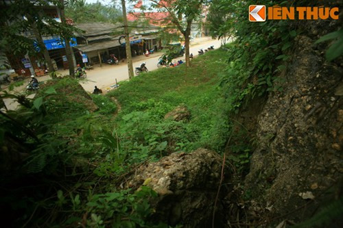 Pháo đài được xây dựng tại một vị trí chiến lược, có thể quan sát được toàn bộ thị trấn Cao Bằng và các khu vực ngoại vi, đặc biệt là cầu sông Bằng và cầu sông Hiến.