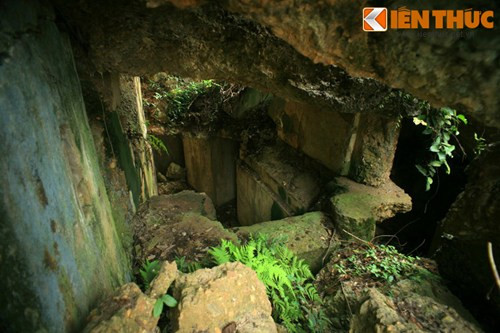 Ngày nay, những gì còn lại của tòa pháo đài này chỉ là những đống đổ nát khổng lồ phủ đầy cây cỏ dại.