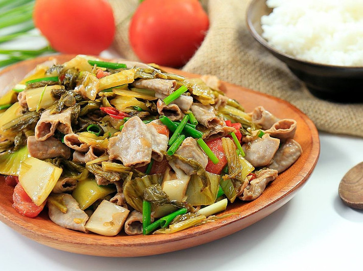 Lục phủ ngũ tạng lợn bị coi là “rác rưởi” ở các nước Âu Mỹ, nhưng lại là nguyên liệu để chế biến nhiều món ăn hấp dẫn ở Việt Nam.