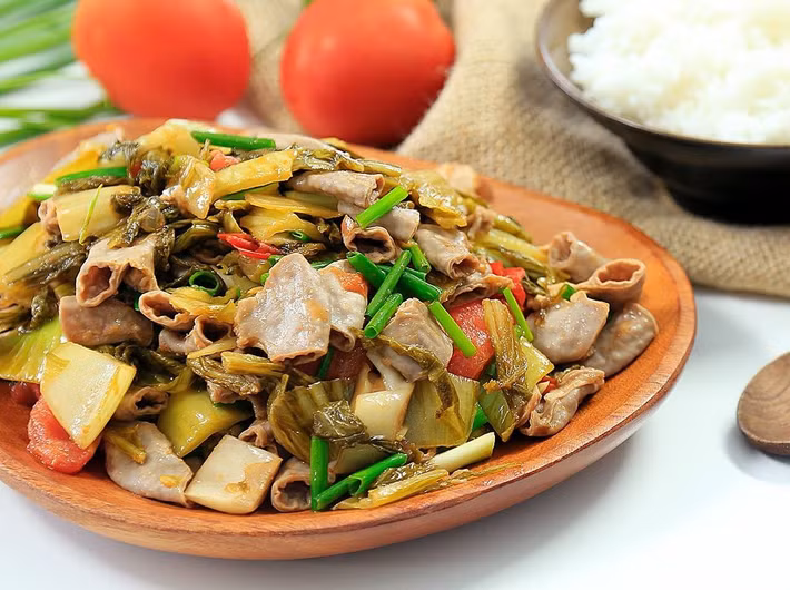 Lục phủ ngũ tạng lợn bị coi là “rác rưởi” ở các nước Âu Mỹ, nhưng lại là nguyên liệu để chế biến nhiều món ăn hấp dẫn ở Việt Nam.