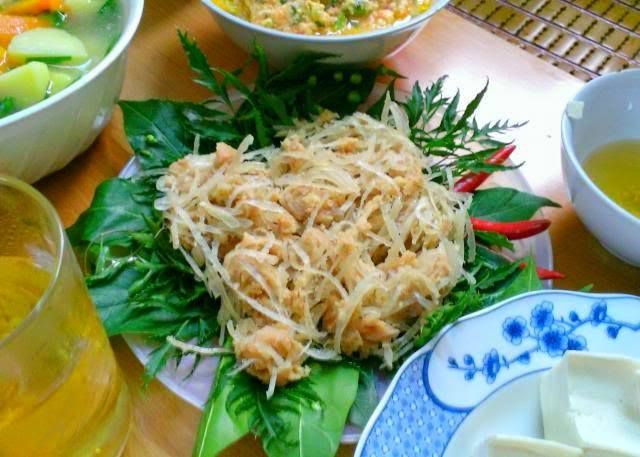 Ở phương Tây, bì lợn là nguyên liệu dùng để… nấu keo. Tại Việt Nam, đó là nguyên liệu cho nhiều món ăn hấp dẫn như bóng bì, nem chạo…