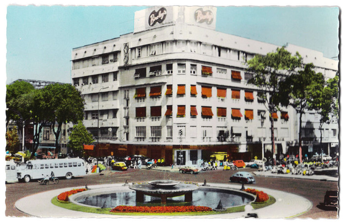 Thương xá Eden ở góc Charner - Bonnard, hiện tại đã bị tháo dỡ.