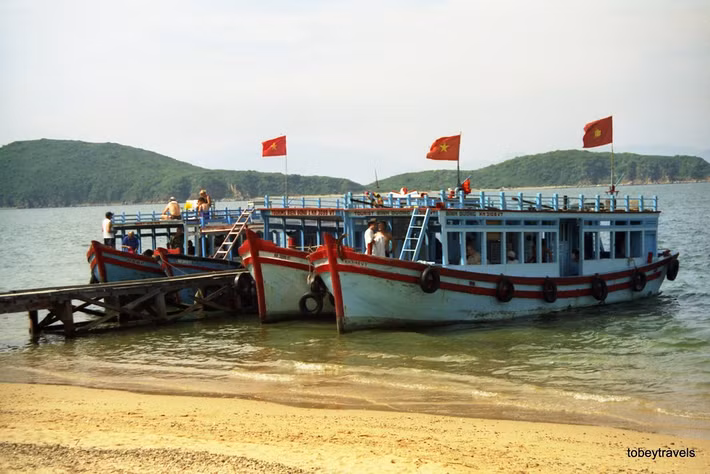 Bến tàu ở đảo Hòn Tre, hòn đảo lớn nhất vịnh Nha Trang.
