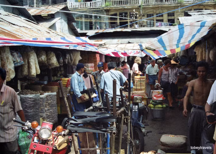 Trong chợ Bình Tây.