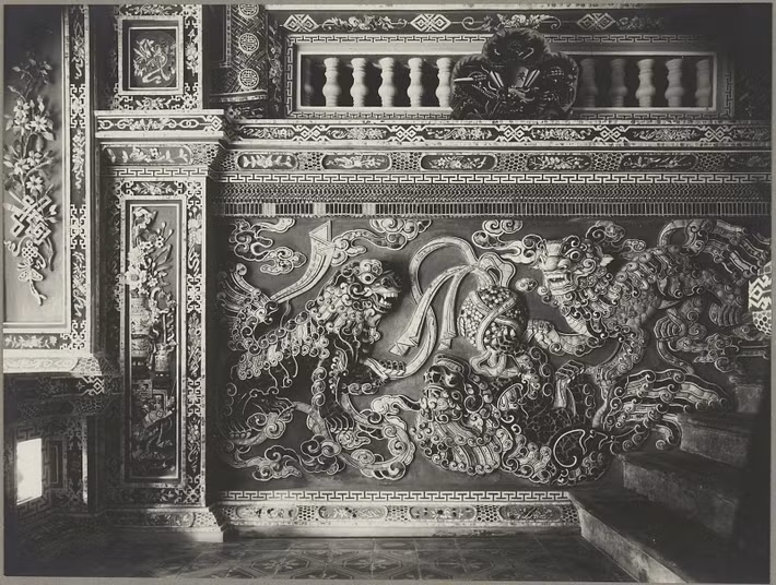 Bên cạnh các buổi biểu diễn nghệ thuật, đây còn là nơi các hoàng đế nhà Nguyễn tiếp đón khách quý hay tổ chức các sự kiện đặt biệt.