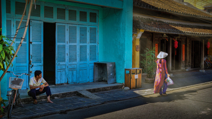 Người đẹp qua phố. Ảnh: Eduardo Teixeira de Sousa/ 500px.com.