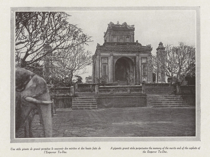 Bi Đình (nhà bia) lăng Tự Đức.