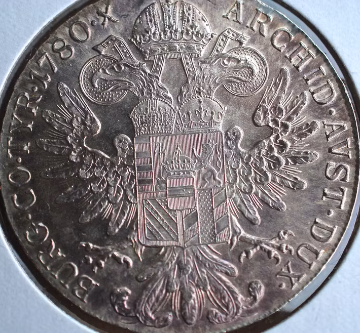 Trong 300 năm tiếp theo, nhiều quốc gia trên thế giới đã lấy đồng thaler làm mẫu để đúc tiền cho nước mình. Tại từng quốc gia, tên gọi thaler có những biến thể khác nhau như daler, dalur, tallero, talar...