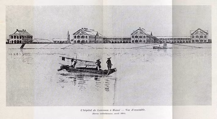 Toàn cảnh Bệnh viện Lanessan của quân đội Pháp nhìn từ sông Hồng, nay là Bệnh viện Trung ương Quân đội 108, Hà Nội năm 1894.