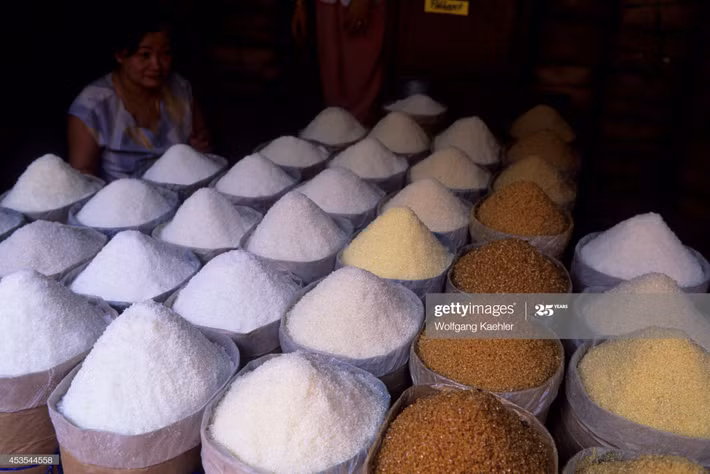 Quầy bán gạo trong chợ Bến Thành.