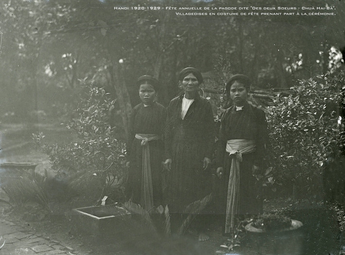 Một số dân làng trong lễ hội.