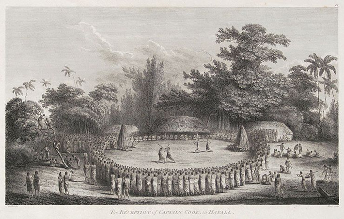 Tại thời điểm Cook đến nơi, người dân địa phương đang tổ chức một lễ hội dành riêng cho thần Lono. Sự trùng hợp này khiến Cook và thủy thủ đoàn của ông được chào đón như những vị thần.