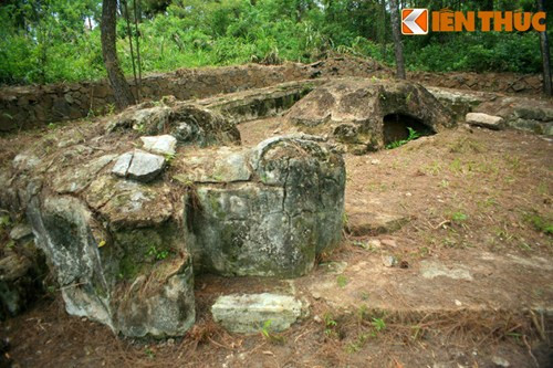 Quy mô to lớn khác thường, những yếu tố kiến trúc đặc biệt cùng sự trừng phạt thảm khốc và lãng quên trong suốt triều Nguyễn khiến nhiều người tin rằng lăng Ba Vành chính là nơi an nghỉ của Hoàng đế Quang Trung.