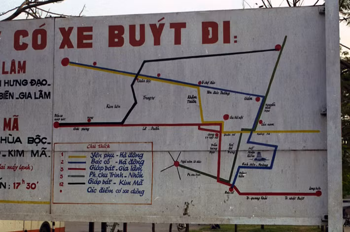 Bản đồ các tuyến xe buýt ở bến xe Giáp Bát.