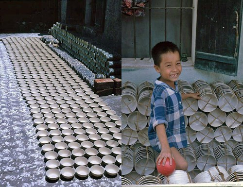 Sản phẩm được phơi nắng (trái) và đóng kiện sau khi hoàn thiện (phải).