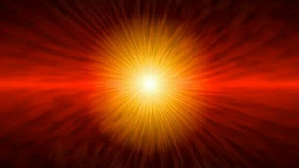 Họ mô tả Amma là một vật tĩnh được nén chặt và rất đặc. Ban đầu, trong Amma vẫn chưa có không gian và thời gian, nhưng đến một thời điểm, Amma mở mắt, đồng thời ý nghĩa của nó thoát ra, báo hiệu sự phát triển sắp tới của thế giới. Đây chính là cách nói hình tượng về sự hình thành vũ trụ từ vụ nổ lớn Big Bang.