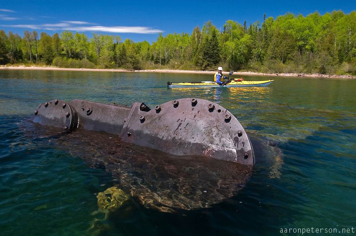 Ngoài những xác tàu có thể nhìn thấy, còn vô số xác tàu đắm chưa được xác định vị trí vì bị vùi lấp dưới bùn. Ngoài ra, việc khảo sát diện rộng cũng không khả thi vì hồ Superior quá lớn và cũng là hồ nước sâu nhất châu Mỹ.