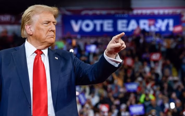  5. Donald Trump (2017-2021, đắc cử 2025-2029). Donald Trump sinh năm 1946 ở New York trong một gia đình giàu có với cha là nhà kinh doanh bất động sản. Ông là một doanh nhân nổi tiếng và là ngôi sao truyền hình thực tế trước khi bước vào chính trị. Ảnh: Pinterest.