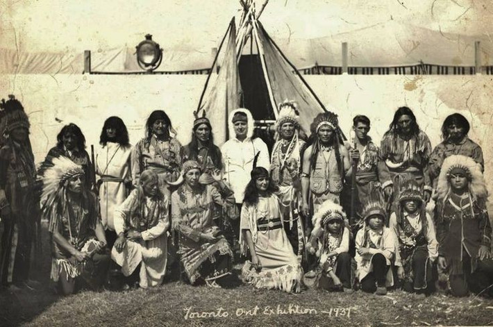  Giỏi trồng trọt. Các du dân Iroquois trồng ba loại cây nông nghiệp chủ lực, gọi là “ba chị em”: ngô, đậu và bí. Ảnh: Pinterest.