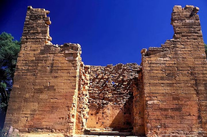  Ảnh hưởng từ Yemen cổ đại. Kiểu kiến trúc và chữ khắc cho thấy mối liên hệ với vương quốc Sabae ở bán đảo Ả Rập. Ảnh: Pinterest.