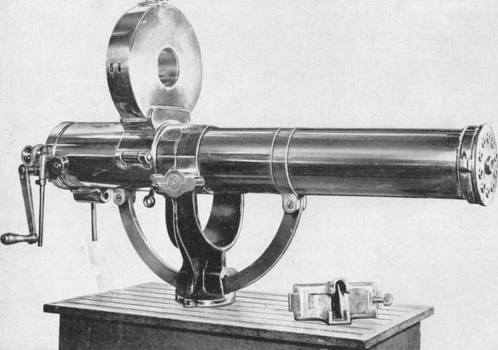  Được phát minh vào năm 1861. Richard Gatling tạo ra súng máy Gatling nhằm giảm số binh sĩ cần tham chiến. Ảnh: Pinterest.