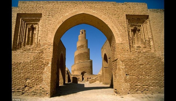  Được làm hoàn toàn từ gạch nung. Không dùng đá hay cẩm thạch, toàn bộ công trình được dựng bằng gạch và vữa sét. Ảnh: Pinterest.